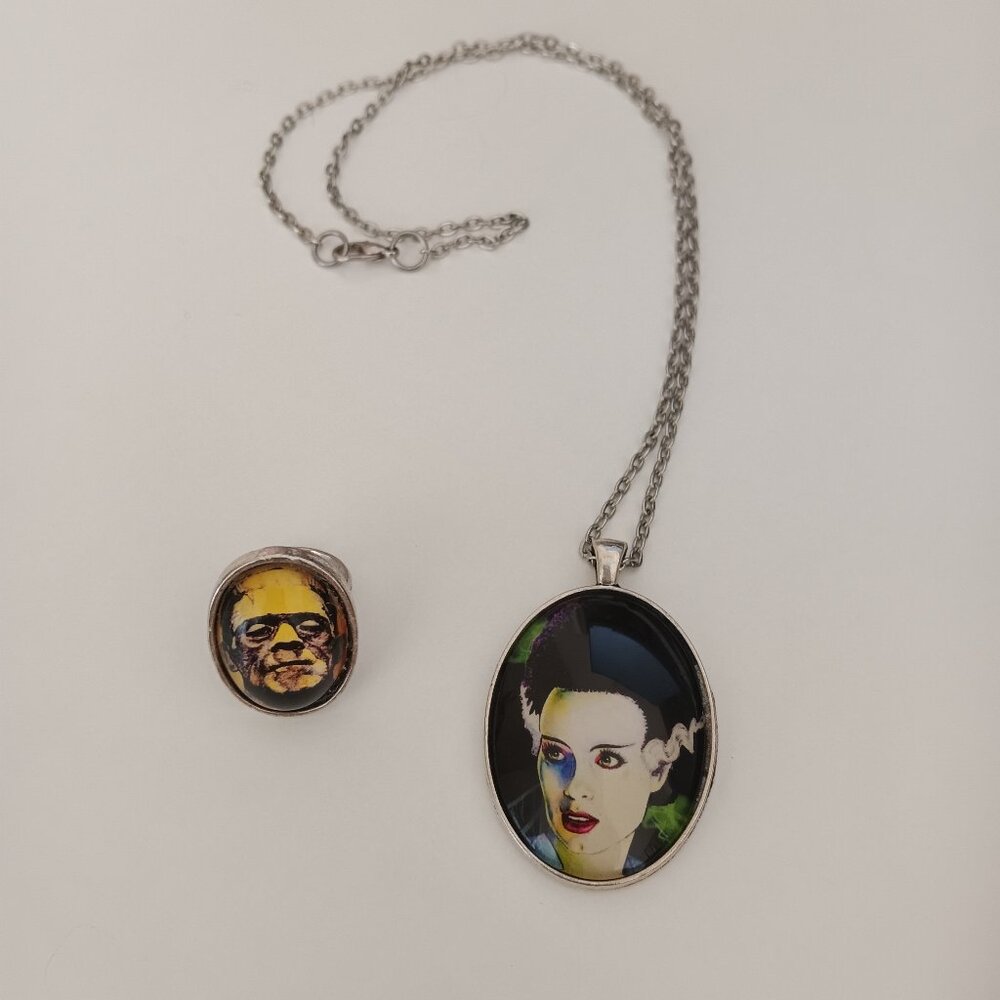 Universal Monsters Necklace & Ring Set Frankenstein & Frankenstein's Bride